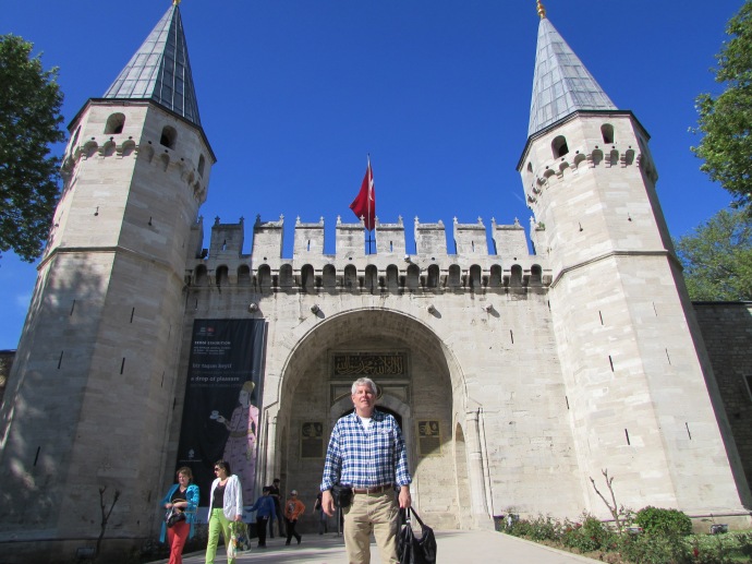 Me in front of the Topkapi Palace, a museum now housing treasure and religious relics